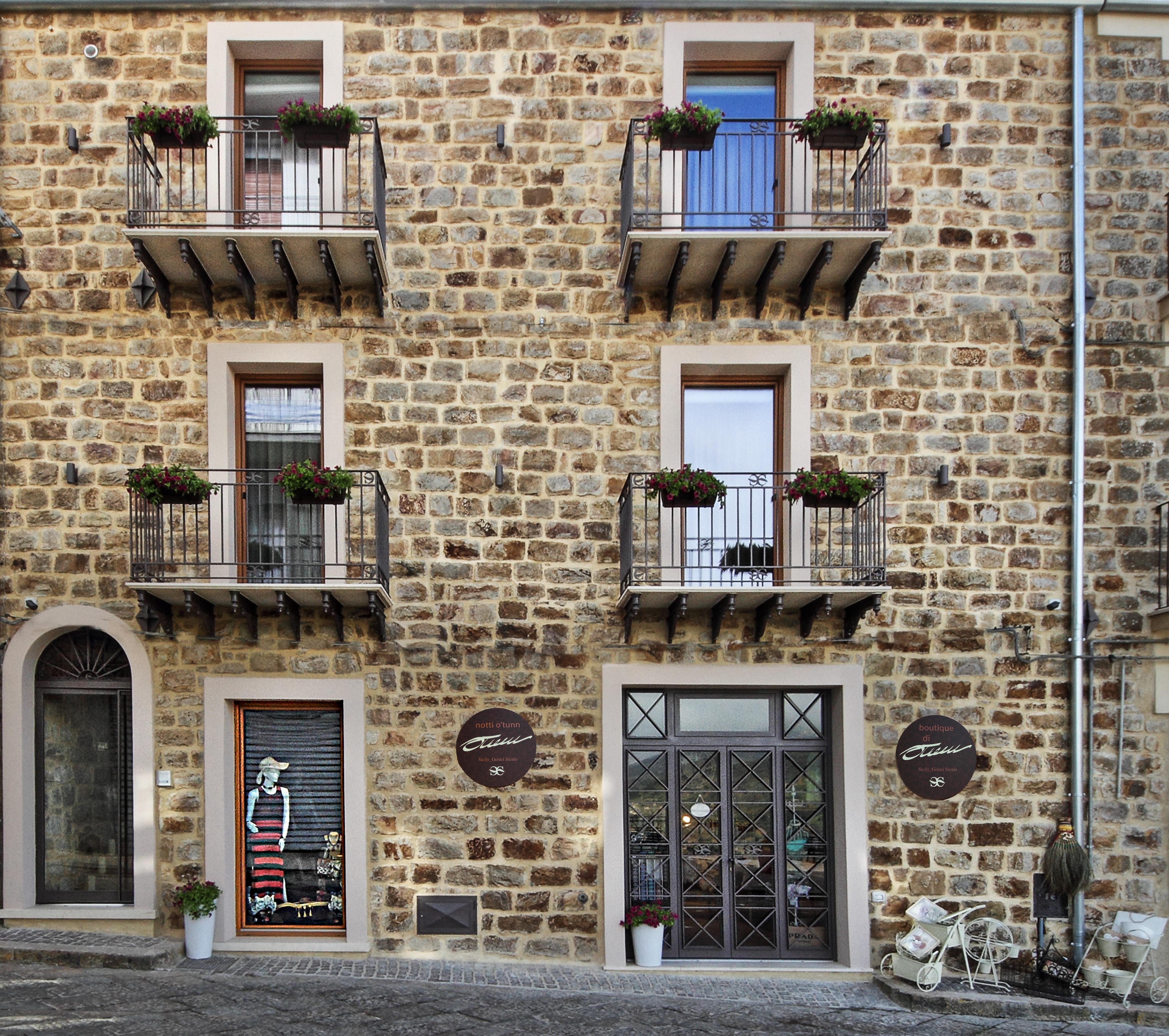 Notti O' Tunn Luxury Rooms In Centro Geraci Siculo Экстерьер фото