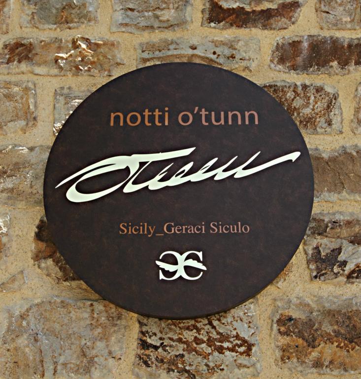 Notti O' Tunn Luxury Rooms In Centro Geraci Siculo Экстерьер фото